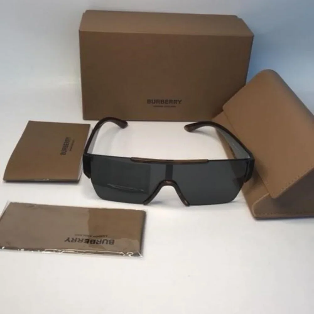 💯- Authentic New BurberryBE4291 - 300287 Oversize Sunglasses - Picture 12 of 12
